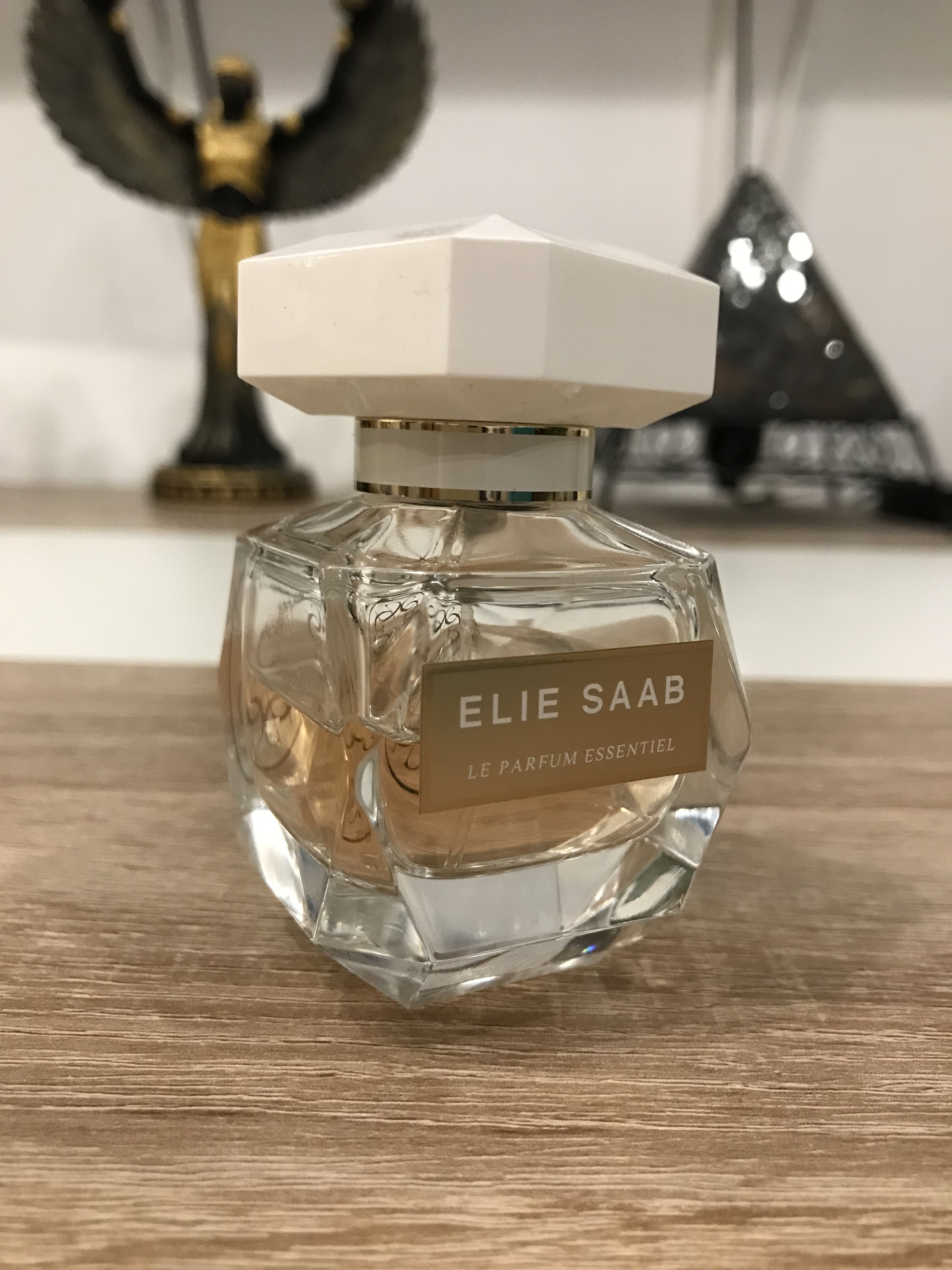 Üvegében, Elie Saab Le Parfum Essentiel EDP