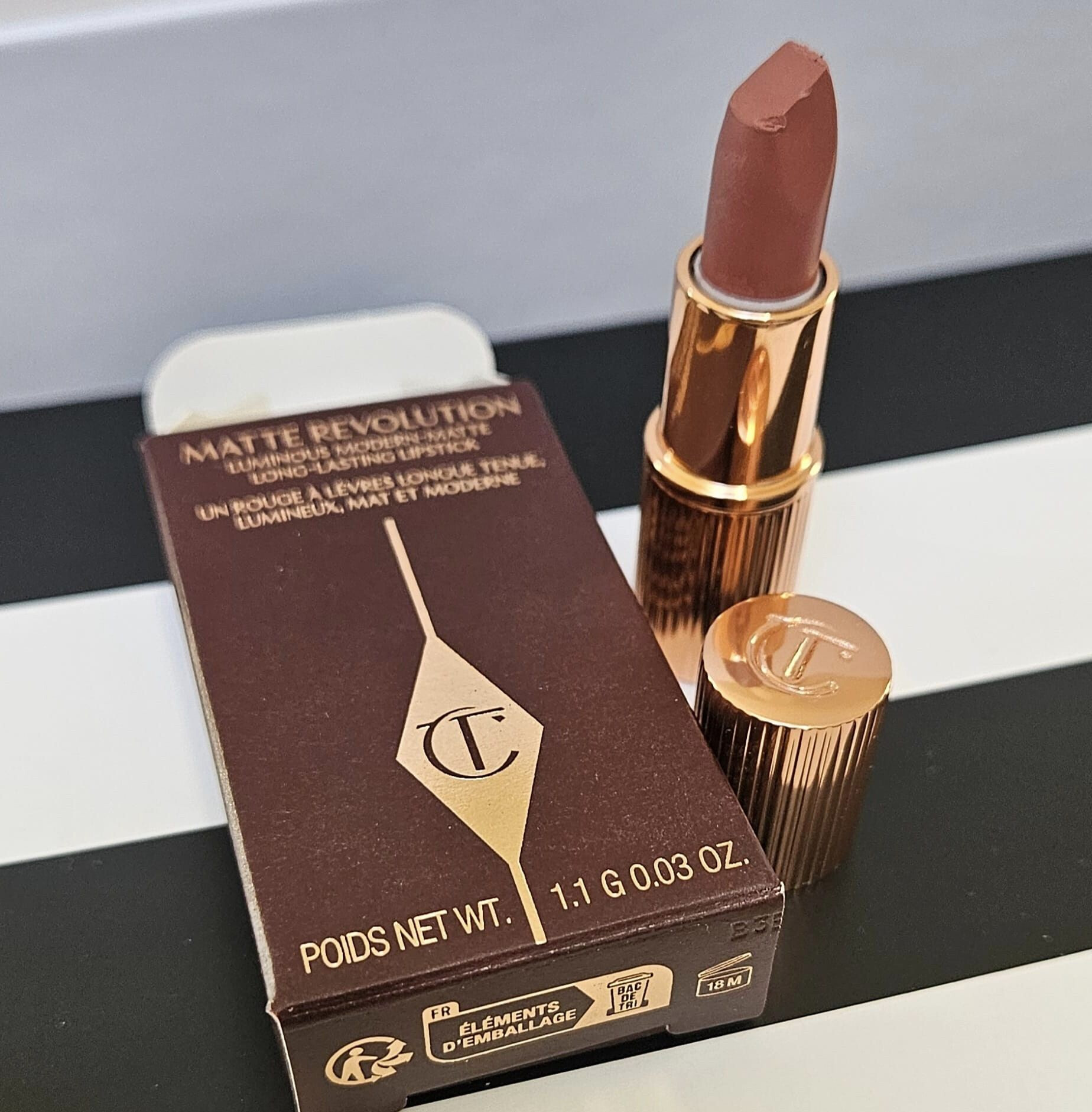 PILLOW TALK / Charlotte Tilbury Matte Revolution Lipstick