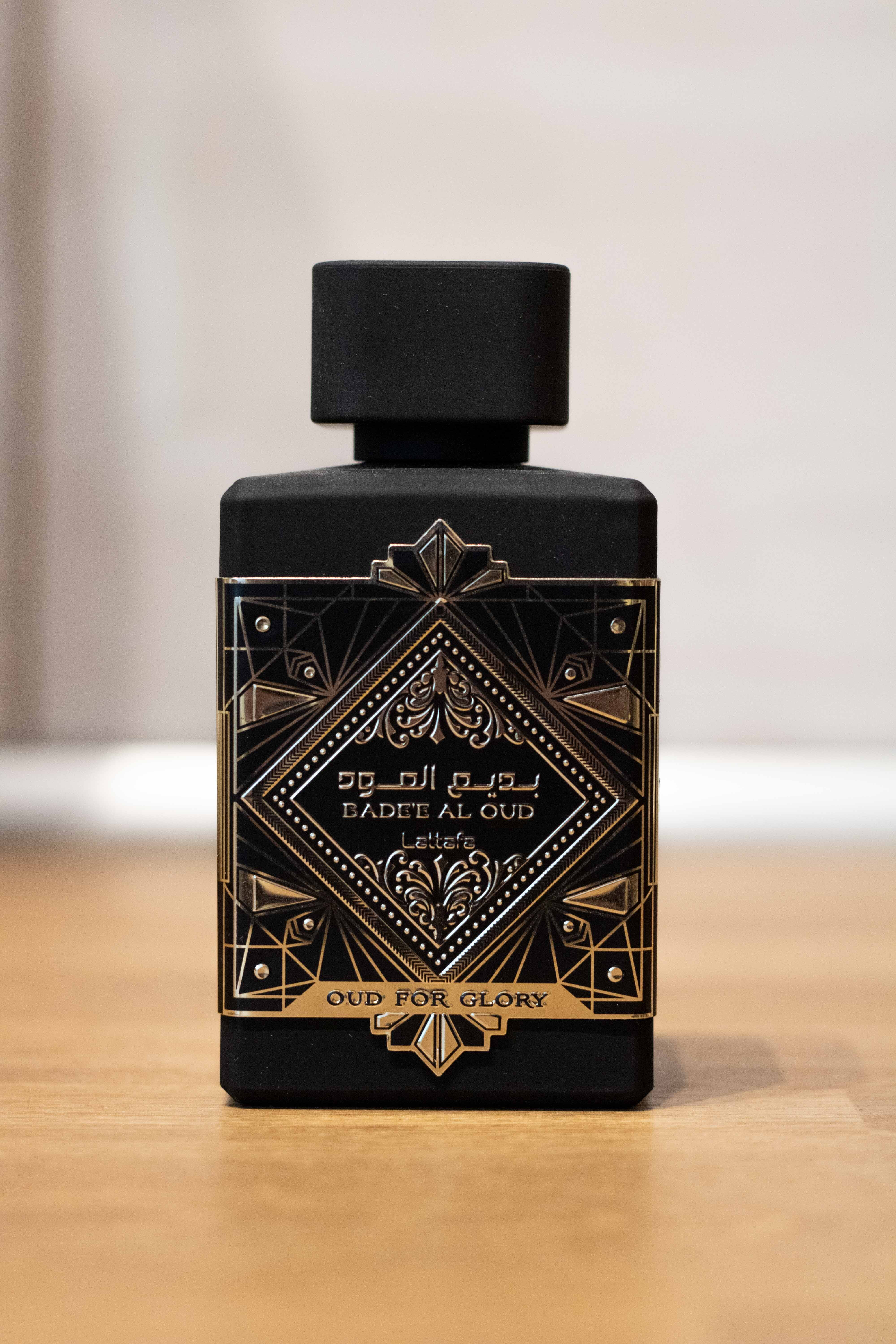 Lattafa Oud for Glory Badee Al Oud (Oud for Glory) 10 ml fújós