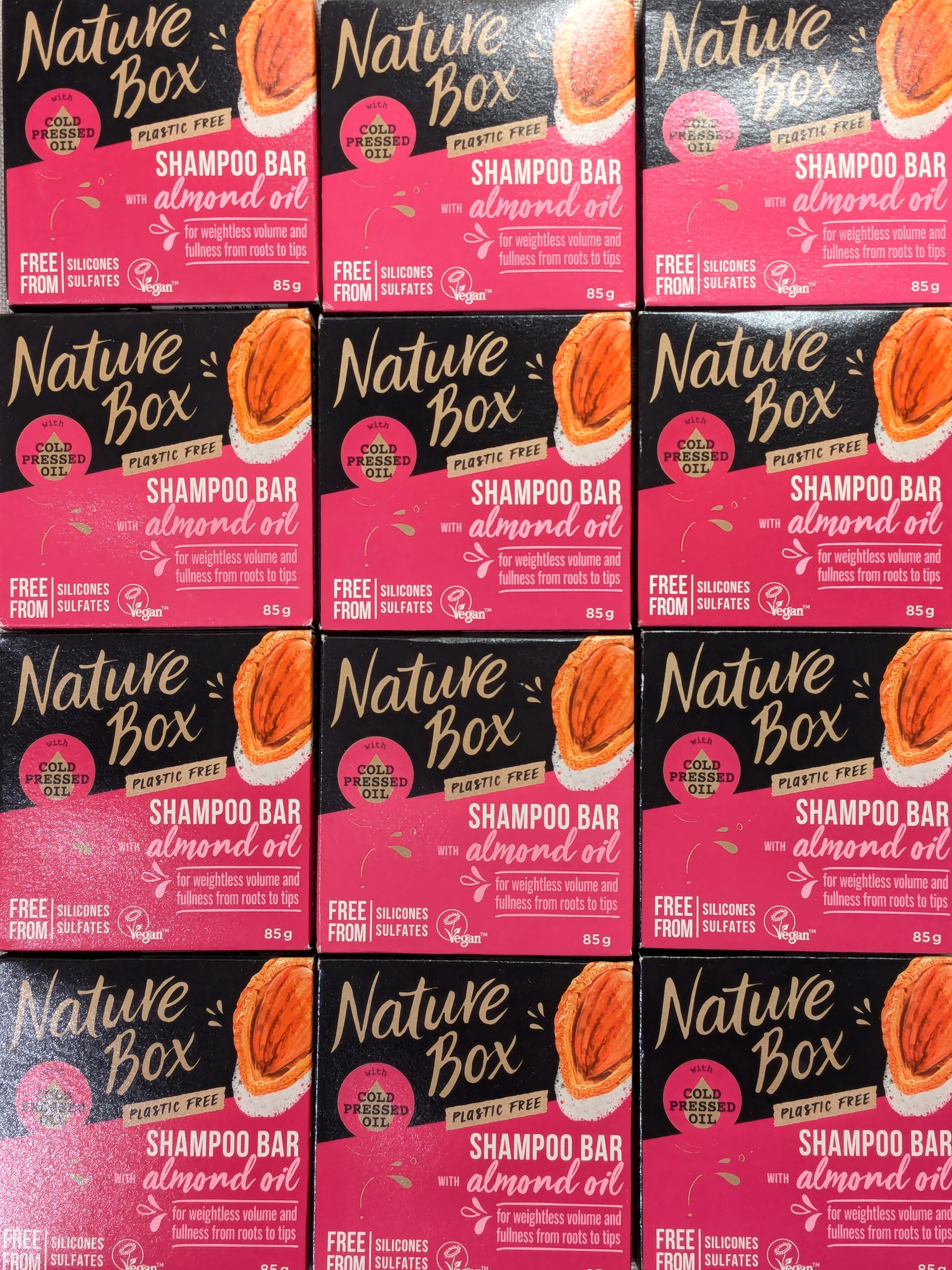 Nature Box mandulaolajos szilárd sampon