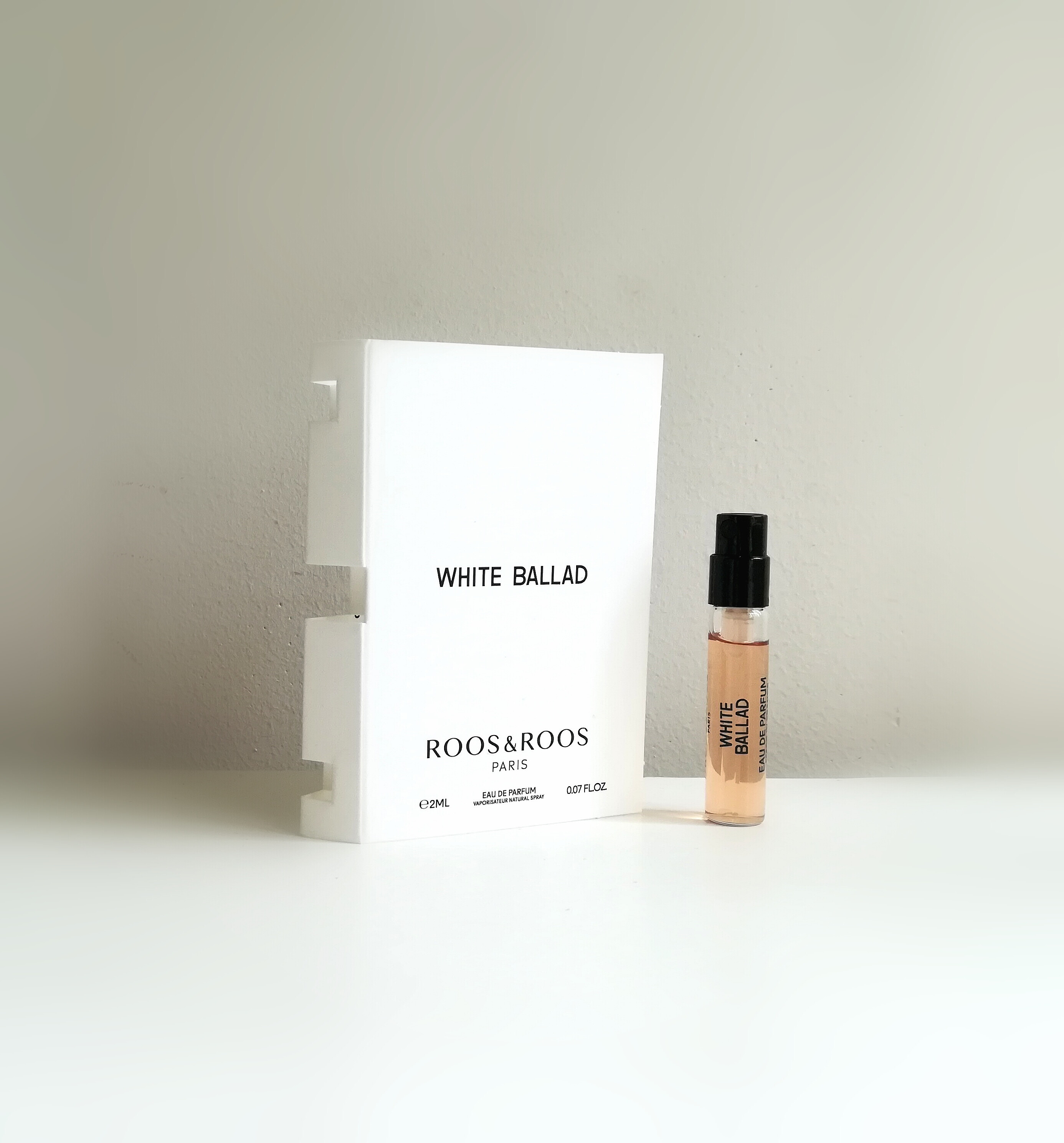 Roos & Roos Pale White ballad