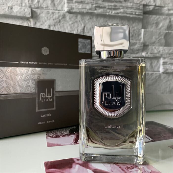 Lattafa Liam Grey EDP fújósok (BDK Parfums - Gris Charnel klón)