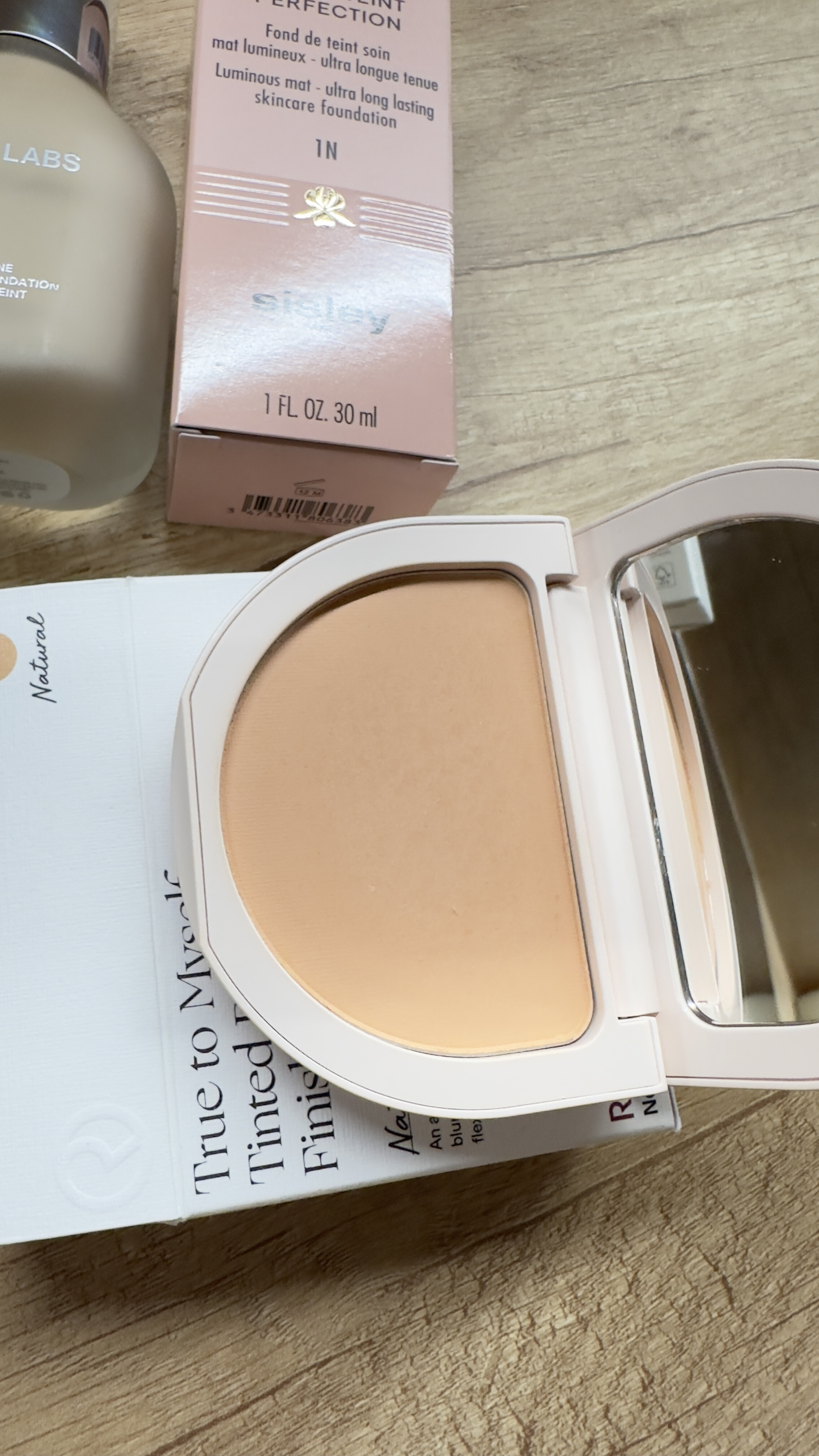 Rare Beauty True To Myself Tinted pressed finishing powder