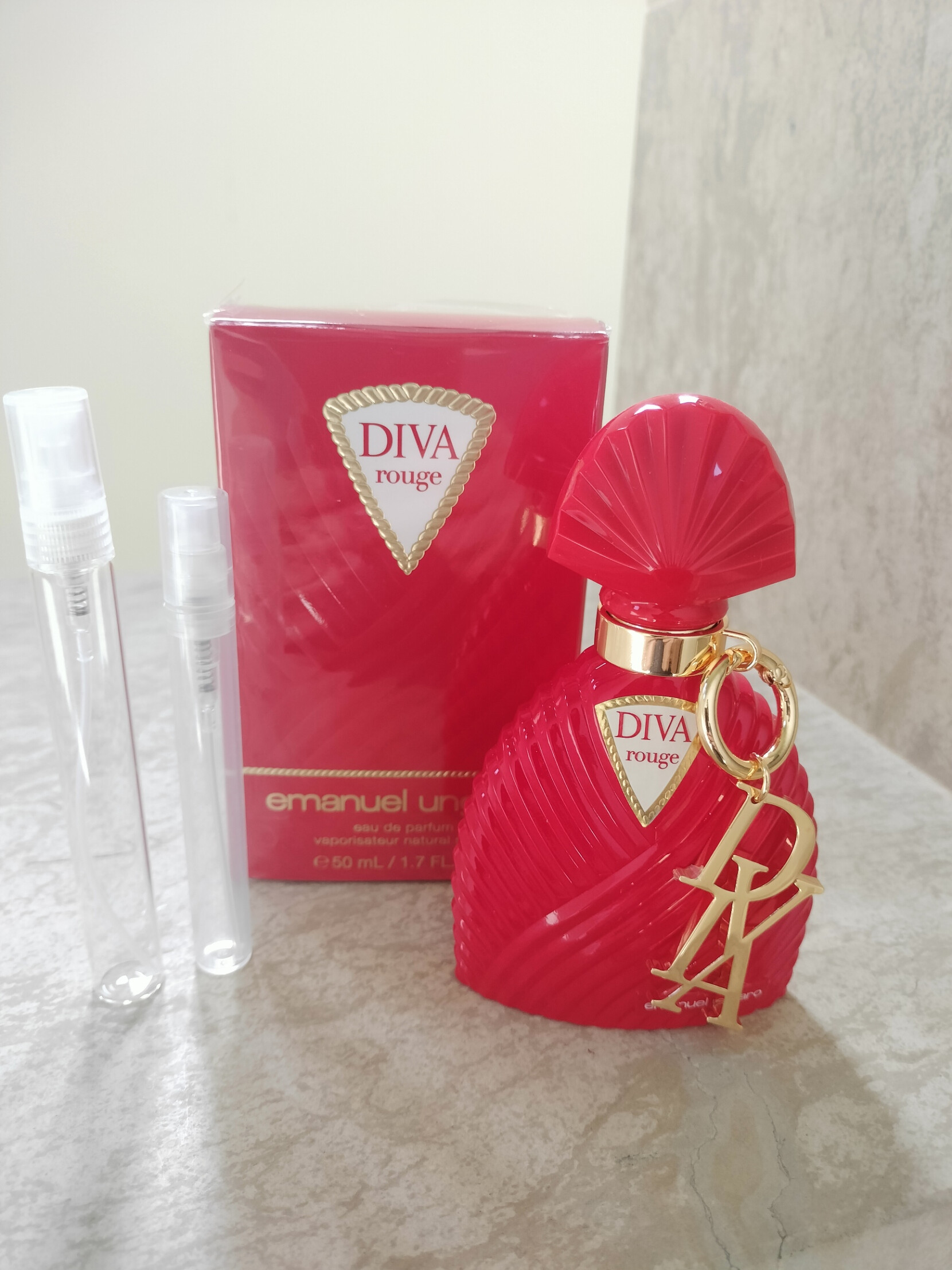 Emanuel Ungaro Diva Rouge 10 ml-s parfümszóróban