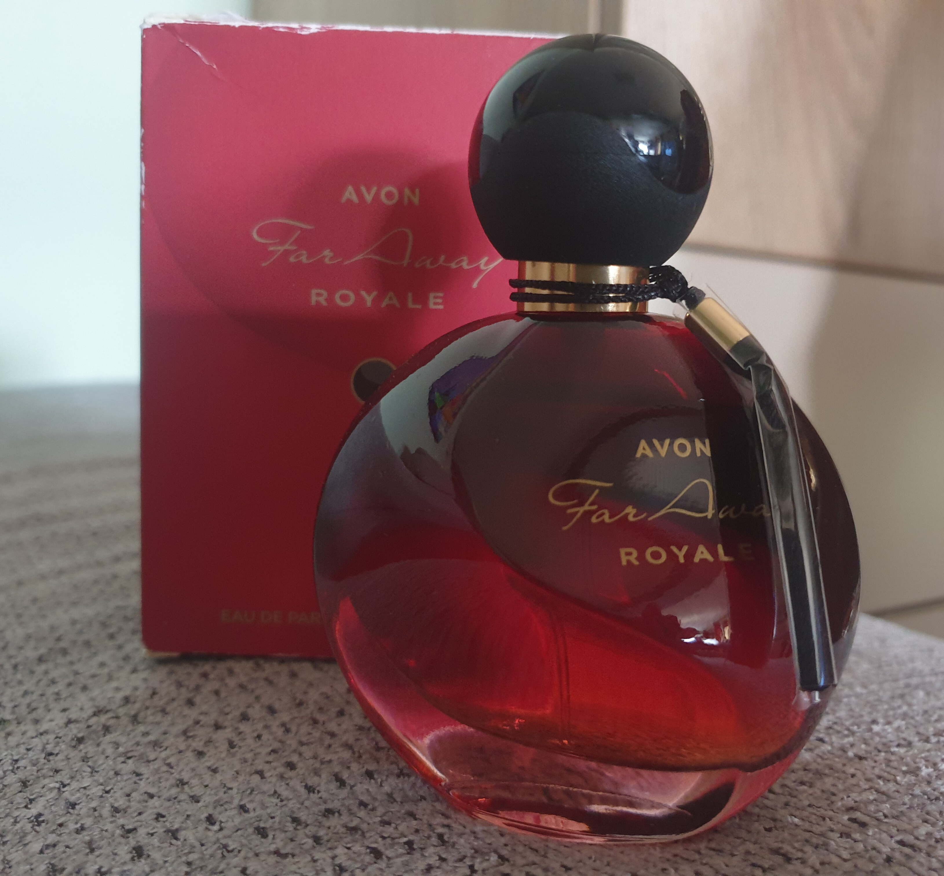 Far Away Royale EDP Avon