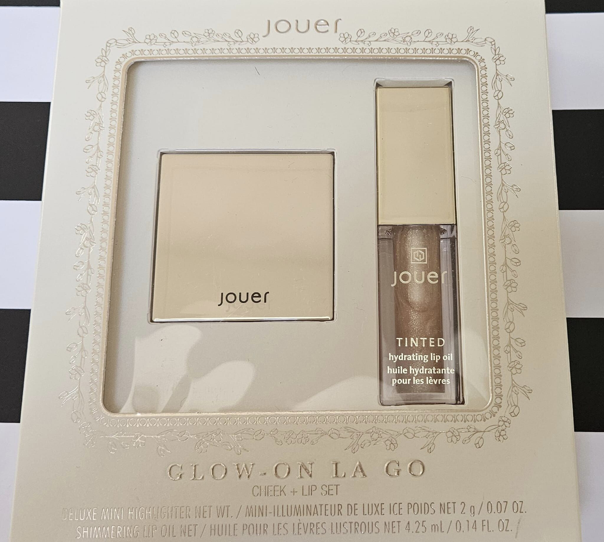 Jouer Cosmetics Glow-on La Go Deluxe Highlighter and Shimmering Lip Oil Set