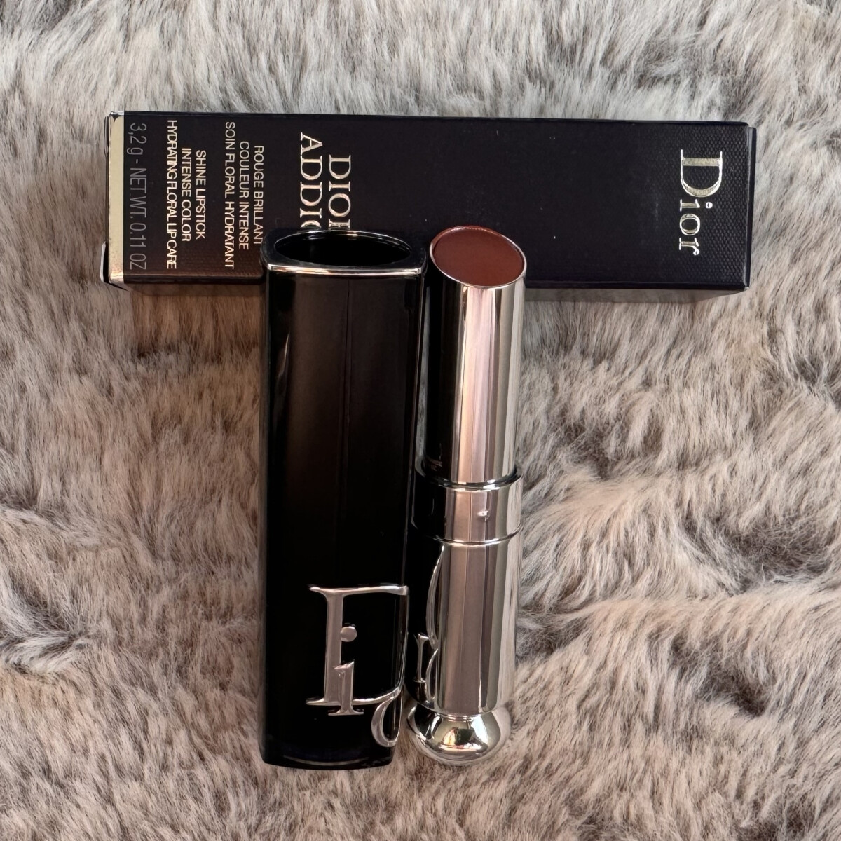 Dior Addict Hydrating Shine Lipstick - 716 Dior Cannage árnyalat