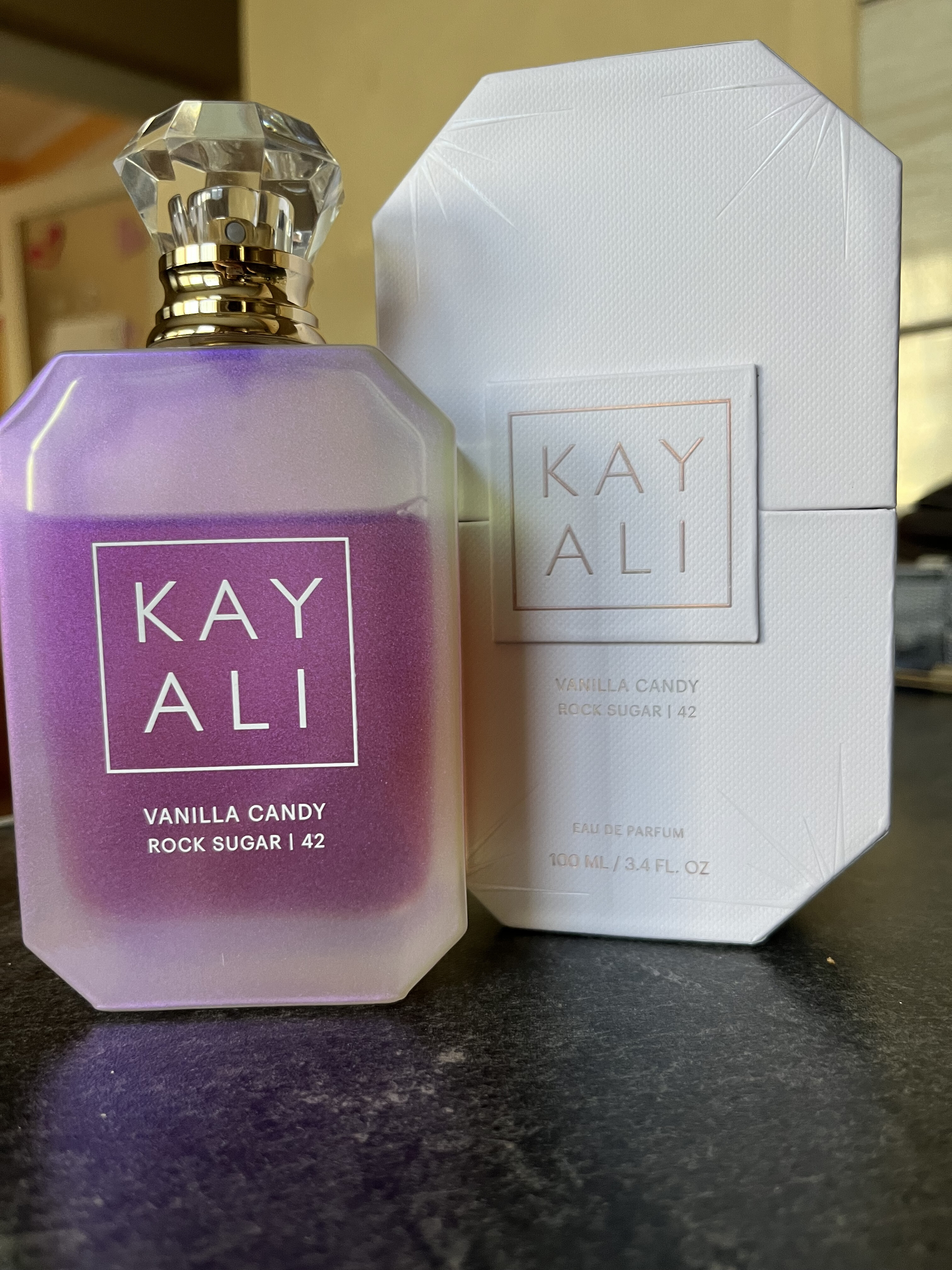 Kayali Vanilla Candy Rock Sugar