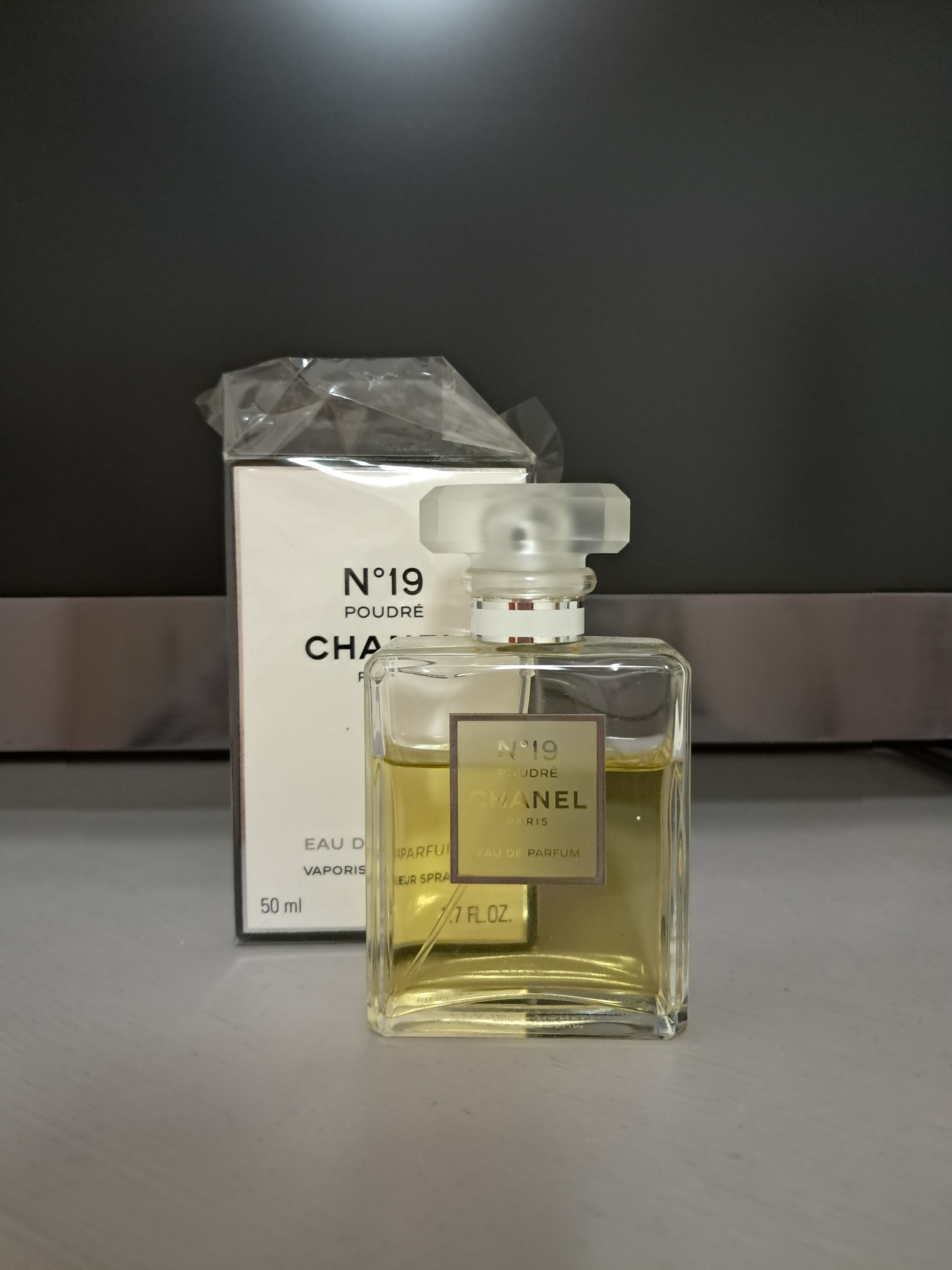 Chanel N19 Poudré