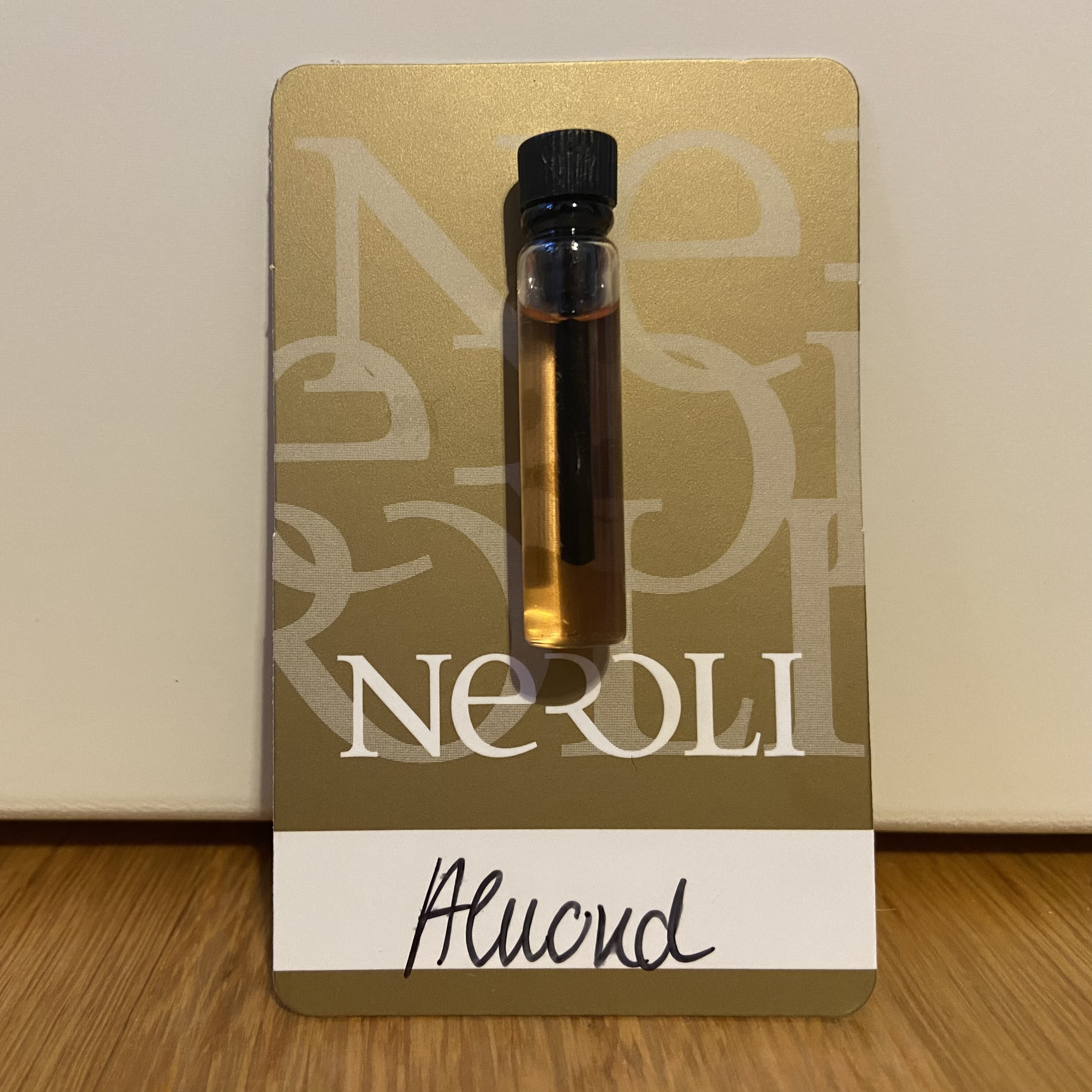 Widian Rose Arabian Almond 1 ml Nerolis minta