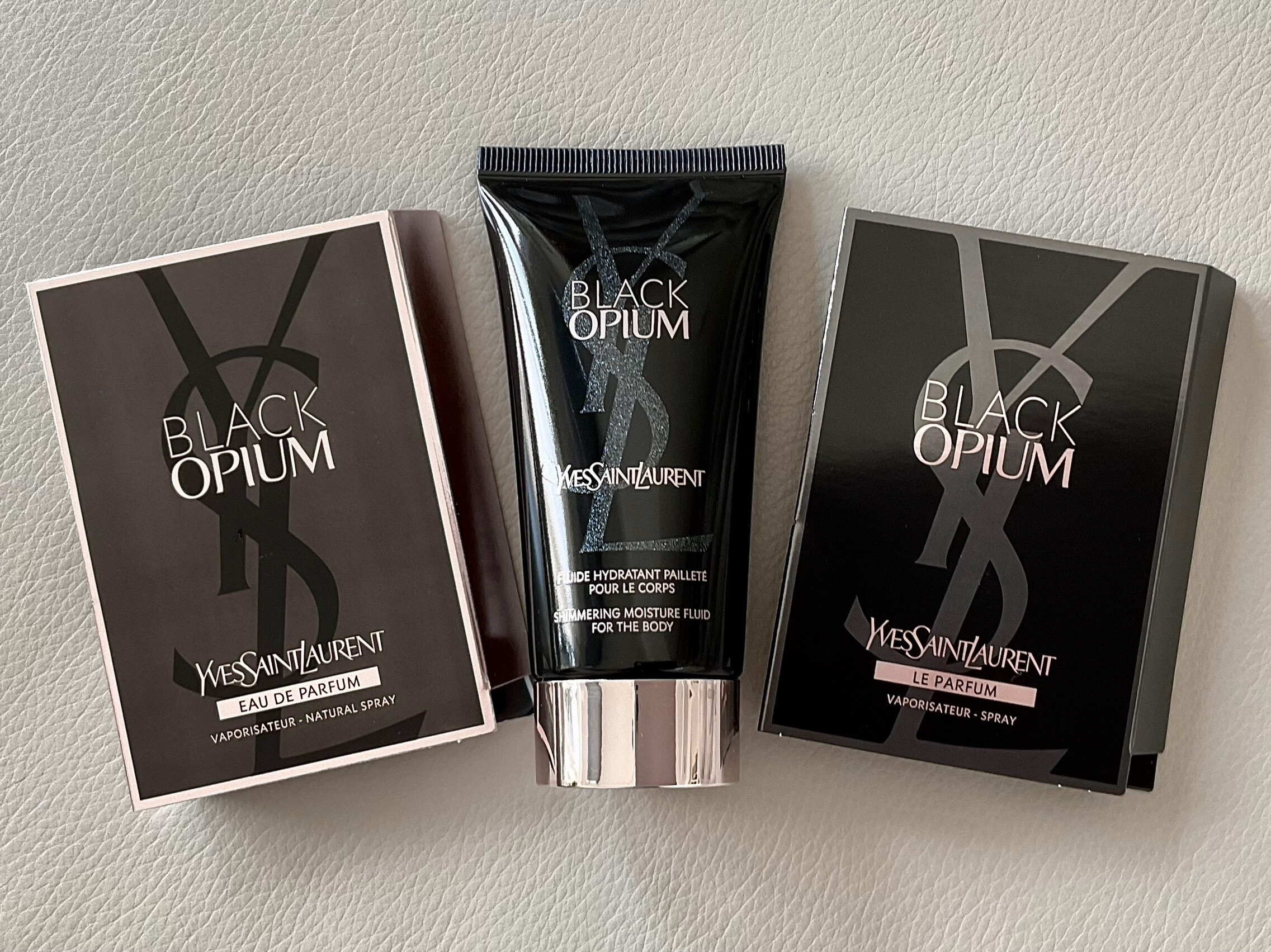 Yves Saint Laurent Black Opium Testápoló szettben