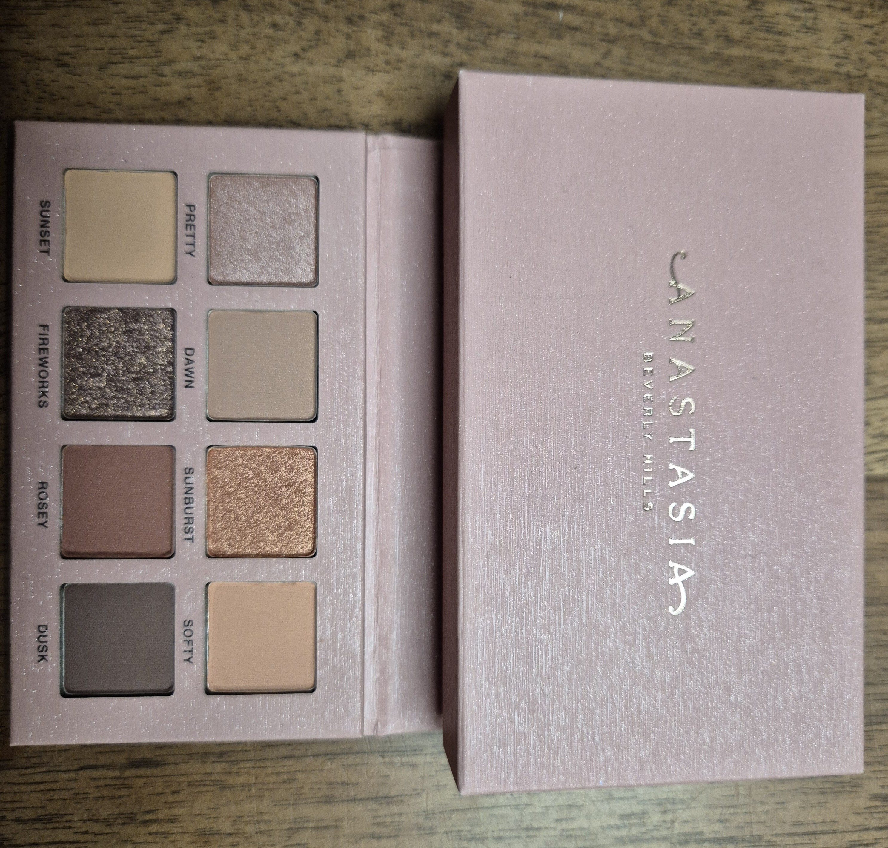 Anastasia Beverly Hills Glam to go