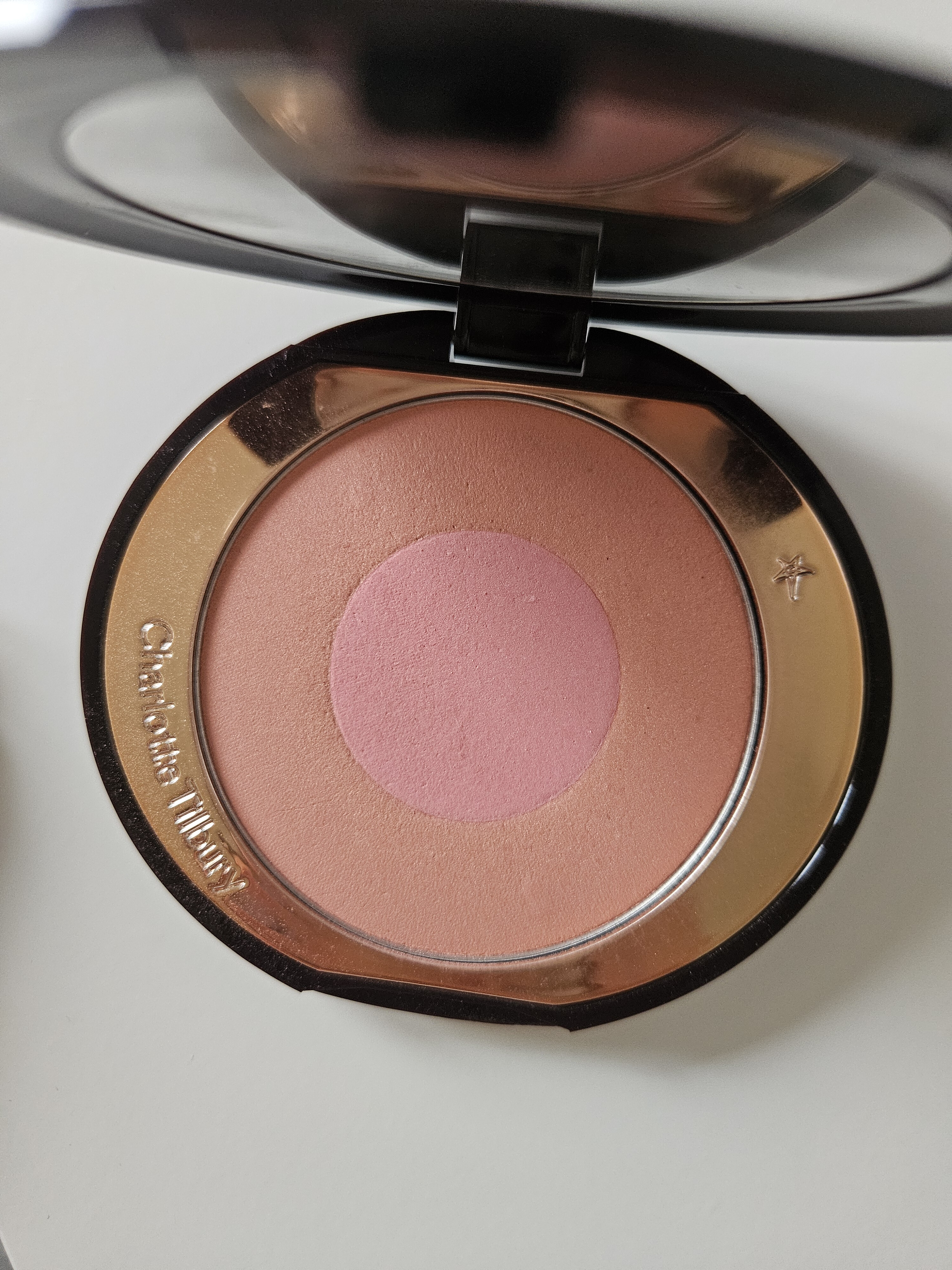 Charlotte Tilbury pirosító