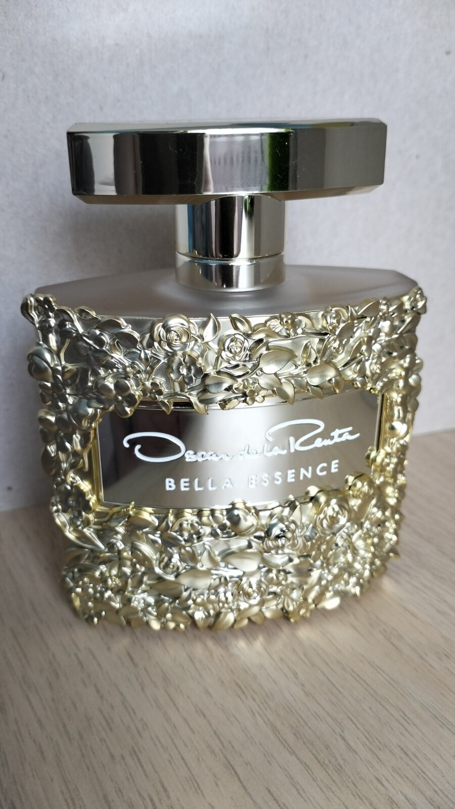 Oscar De La Renta Bella Essence