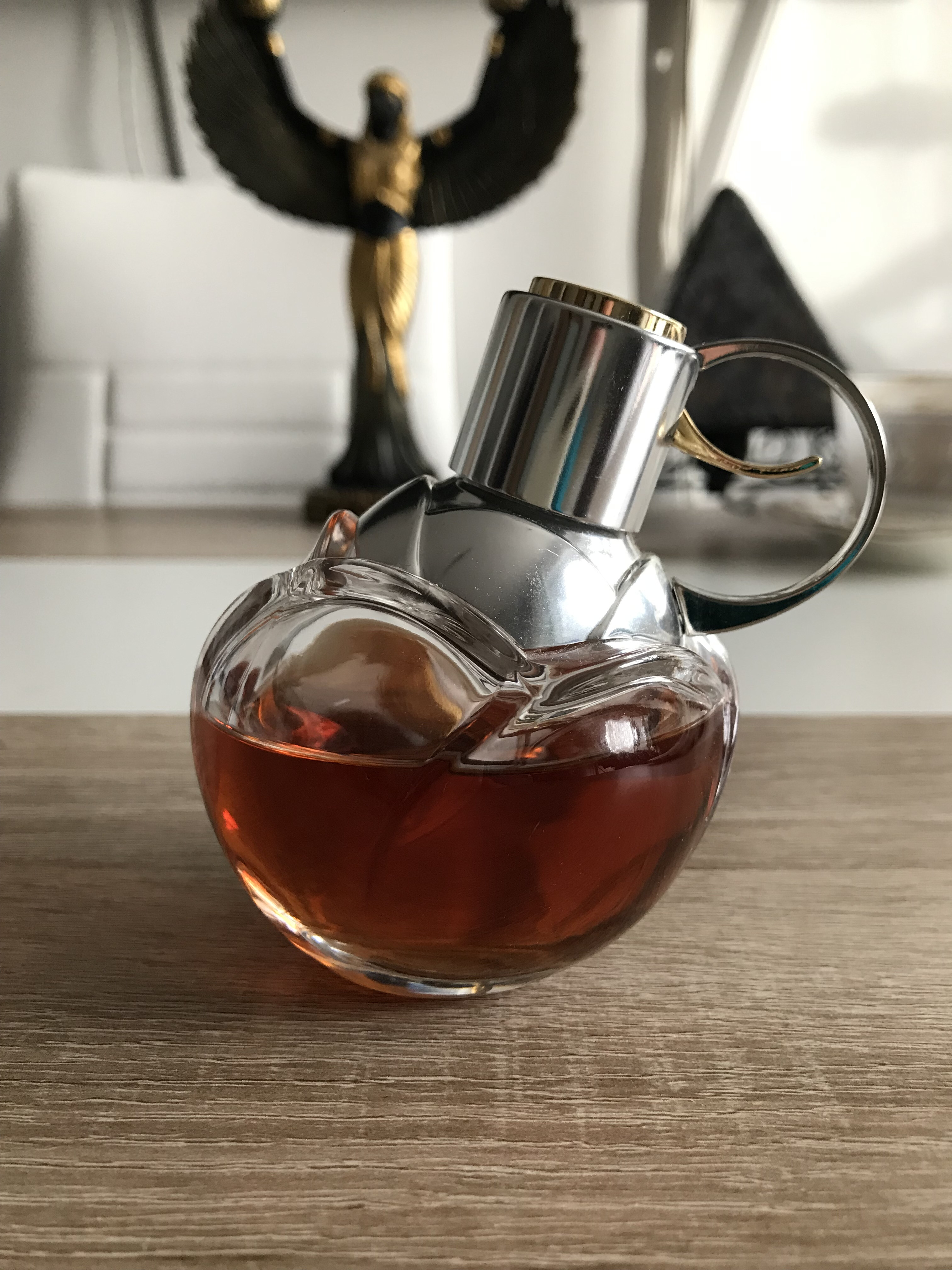 Üvegében, Azzaro Wanted Girl EDP