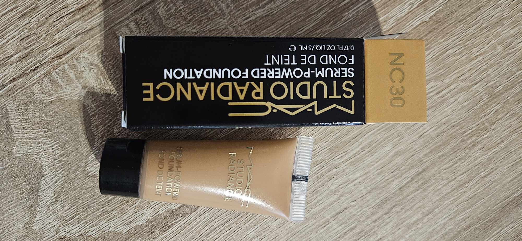 MAC Cosmetics Studio Radiance Serum-Powered Foundation / NC30